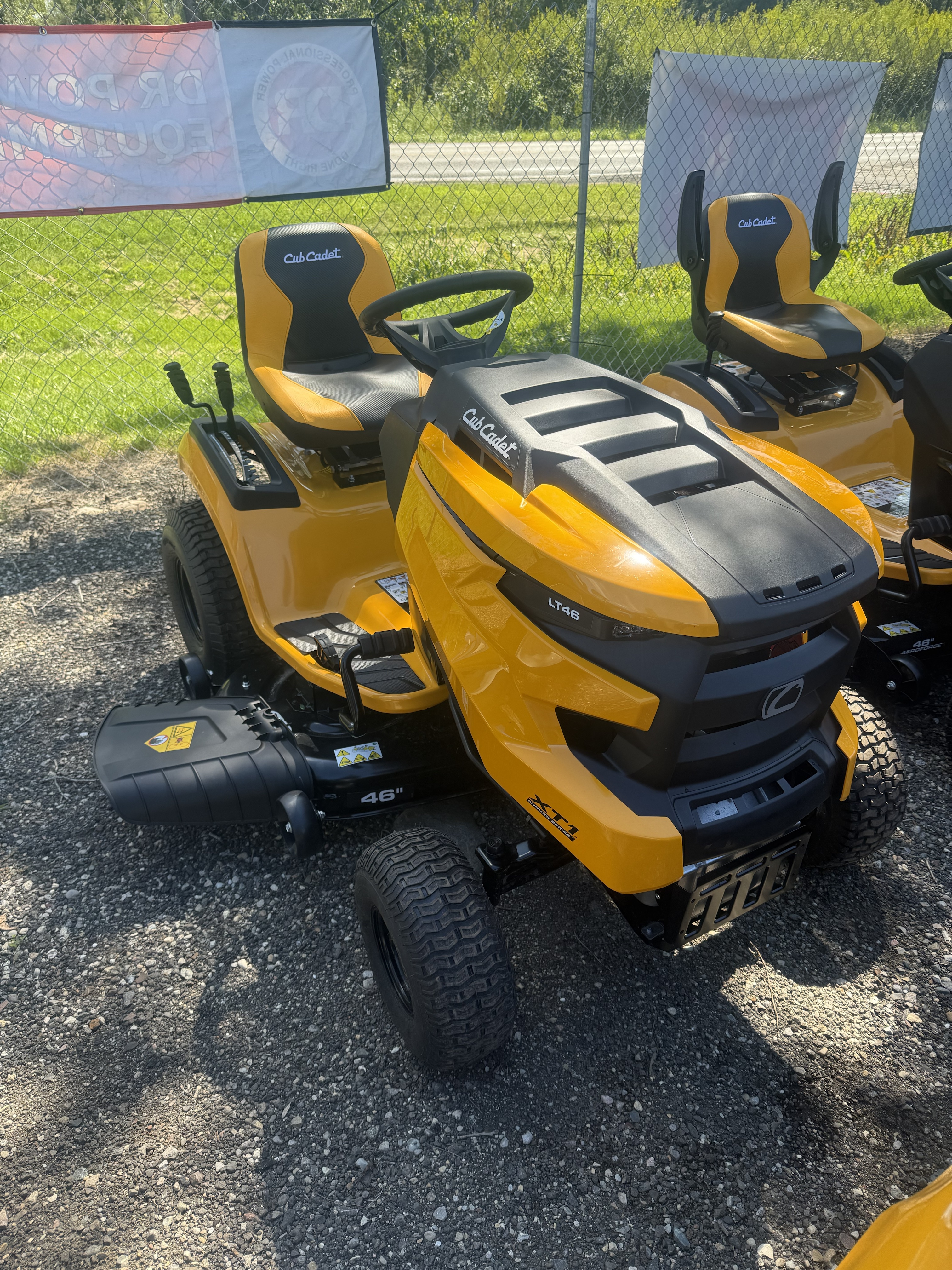 2026 CUB CADET XT1 LT46 STAMP DECK 22HP KOH MOWER - RIDE ON MOWER