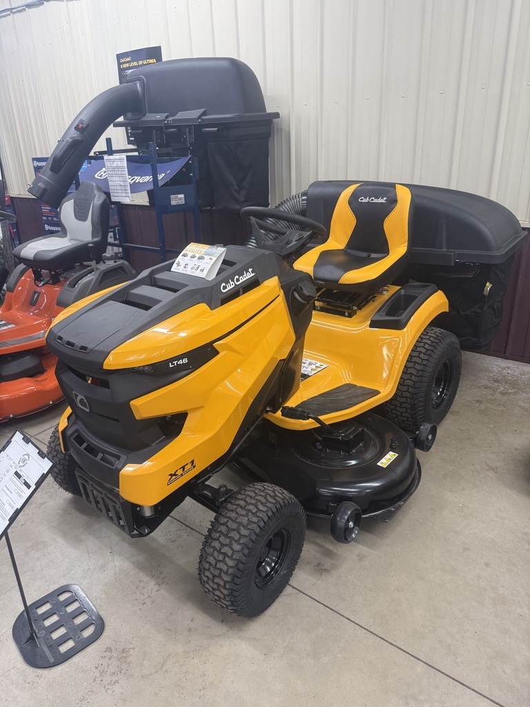 2026 CUB CADET XT1 LT46 STAMP DECK 22HP KOH MOWER - RIDE ON MOWER