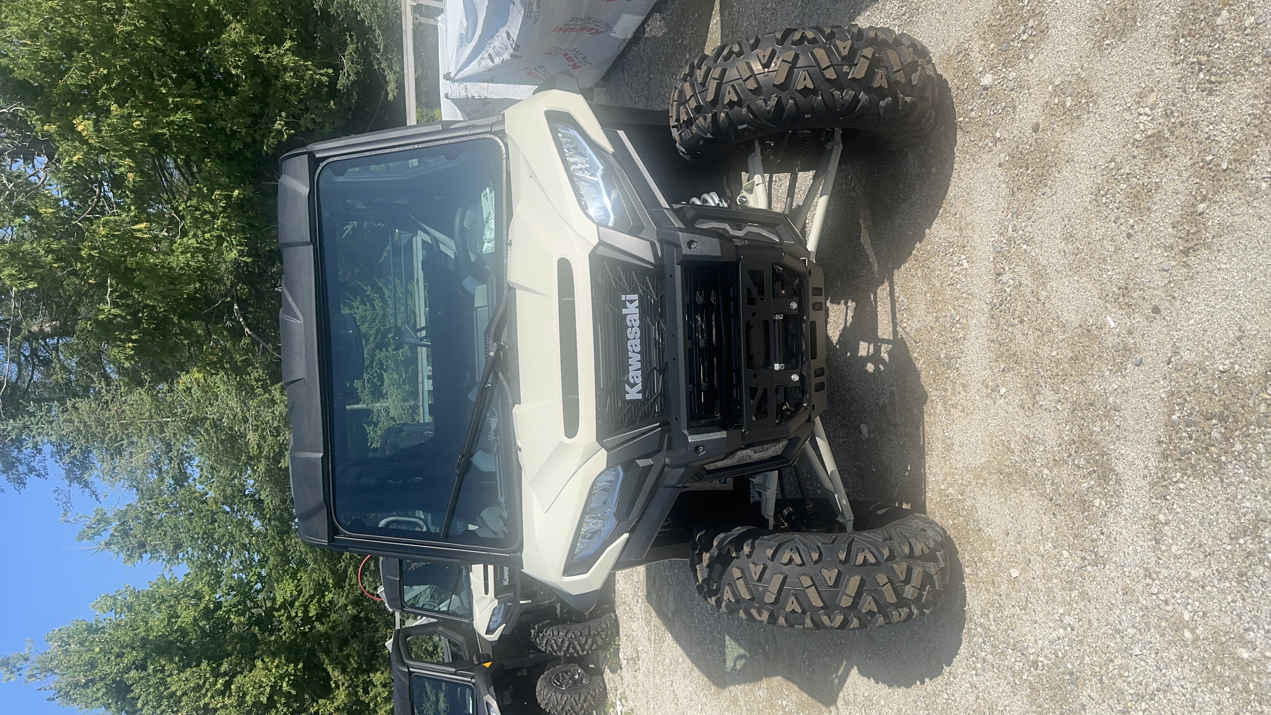 2026 Kawasaki Ridge Crew HVAC Metallic Matte Whitish Beige UTV
