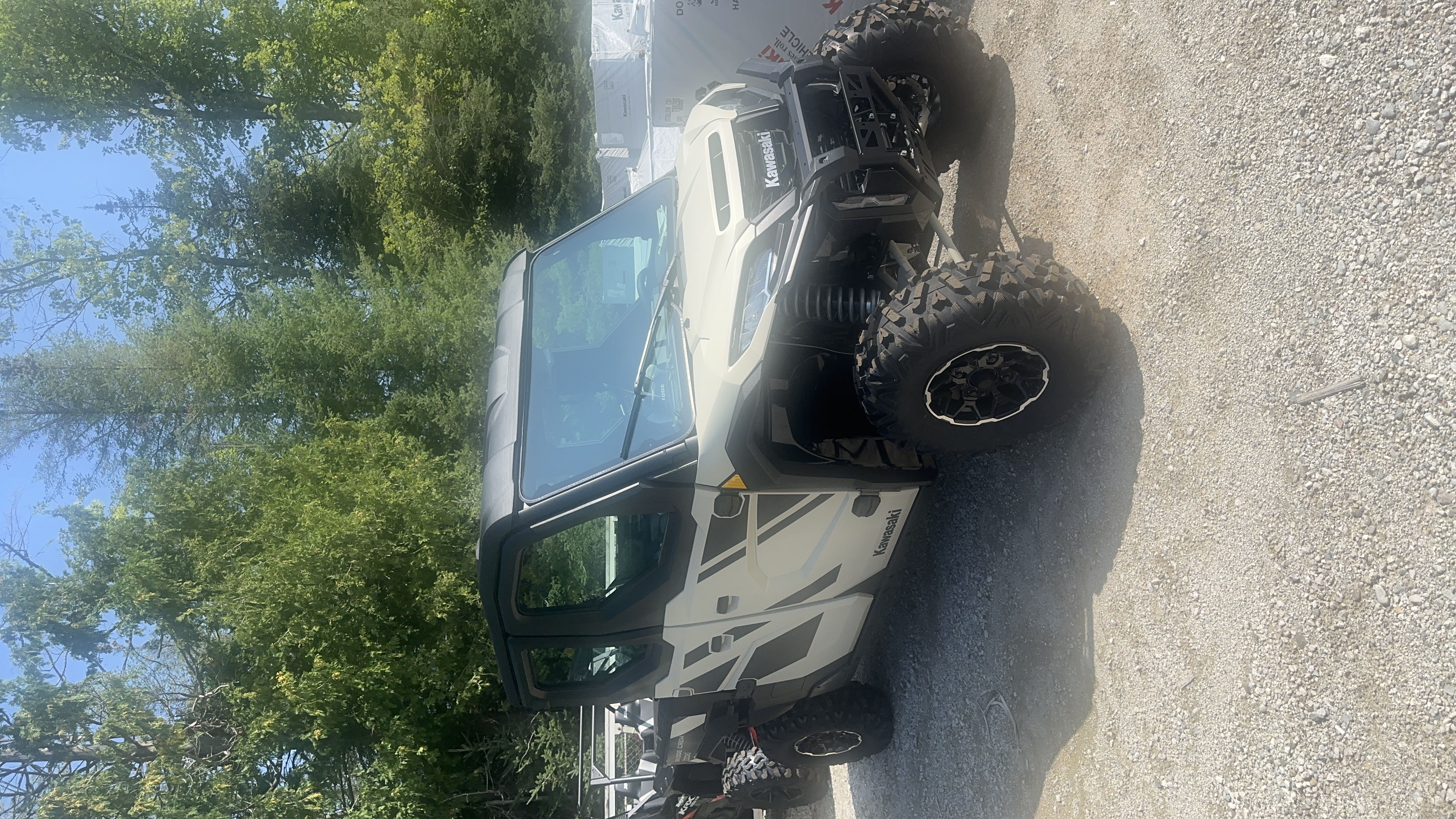 2026 Kawasaki Ridge Crew HVAC Metallic Matte Whitish Beige UTV