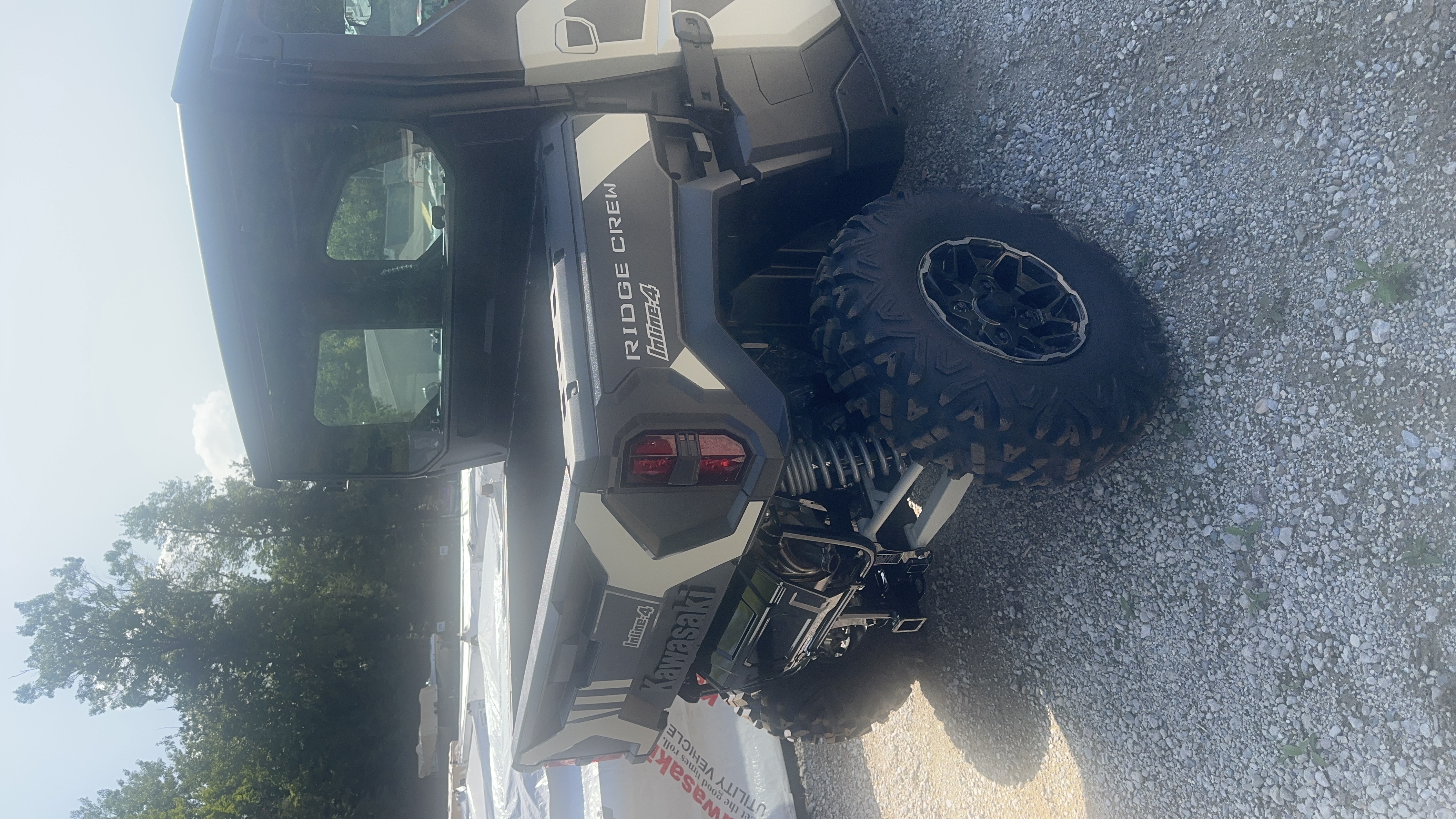 2026 Kawasaki Ridge Crew HVAC Metallic Matte Whitish Beige UTV