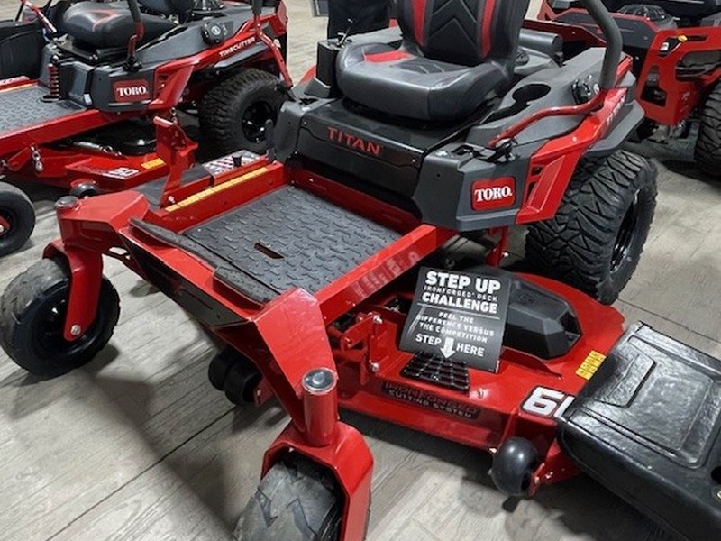 2025 Toro TITAN 60
