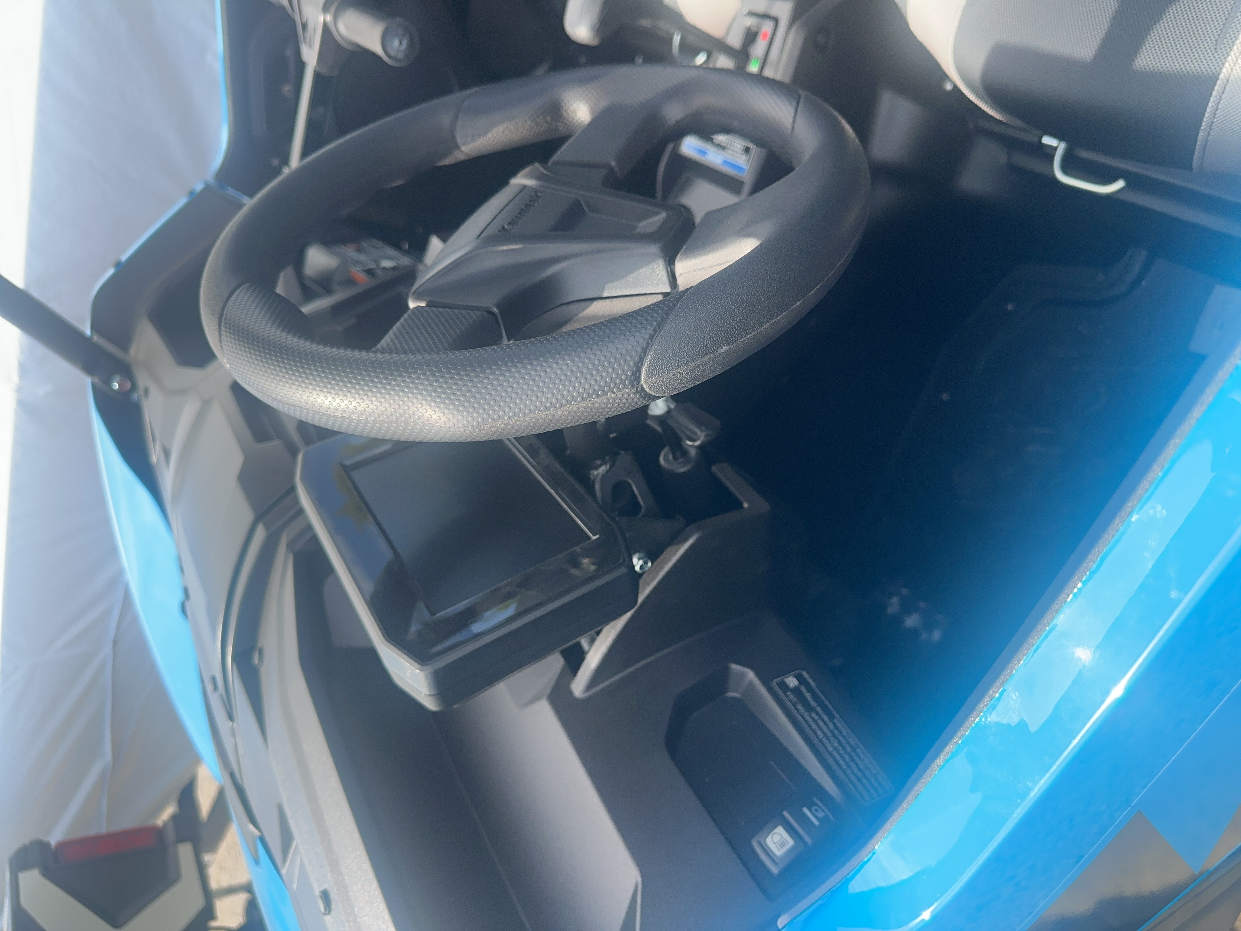2027 Kawasaki Teryx KRX 1000 eS Sky Blue/Ebony UTV