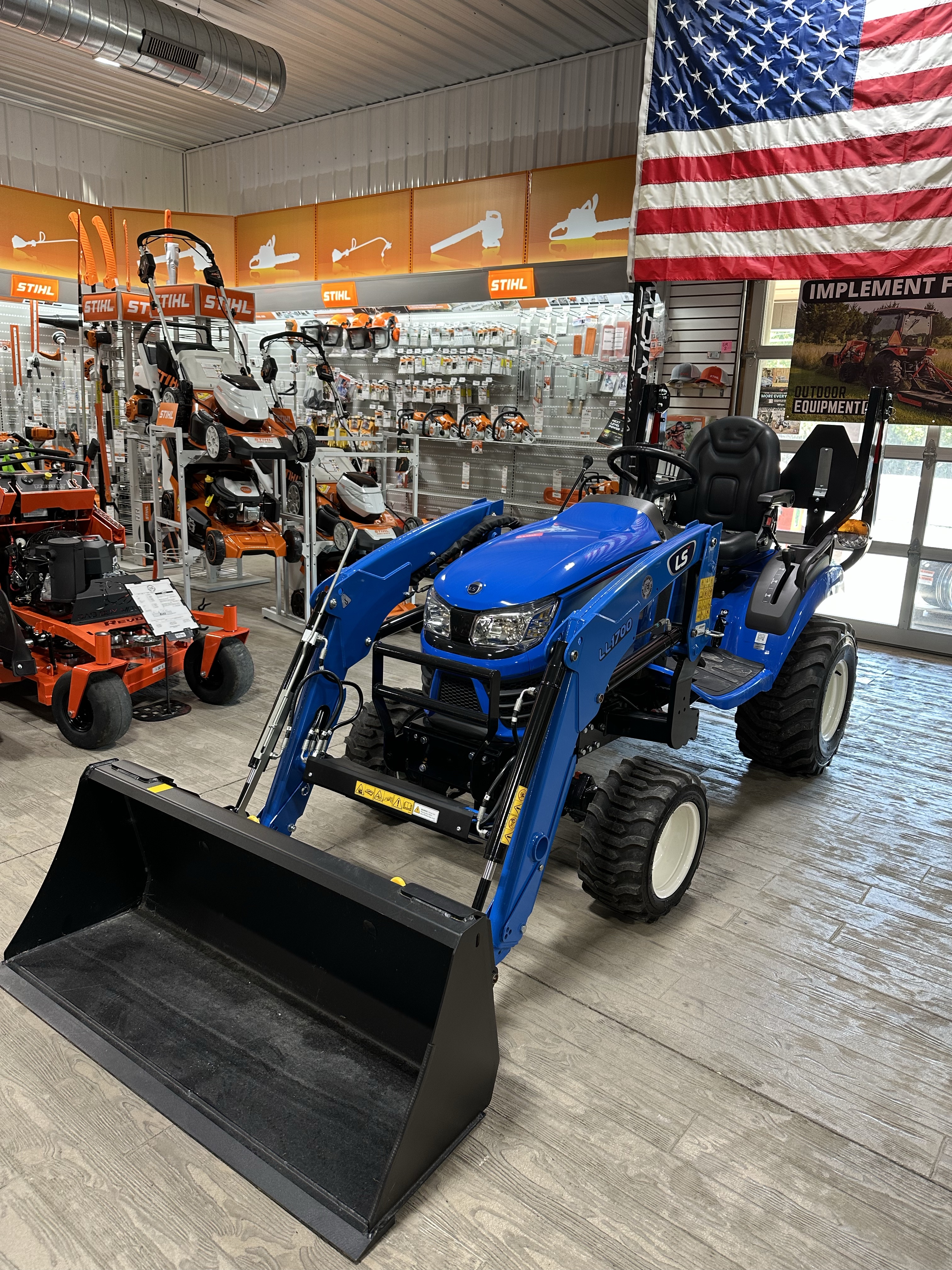 2026 LS Tractor MT125 HST TRACTOR