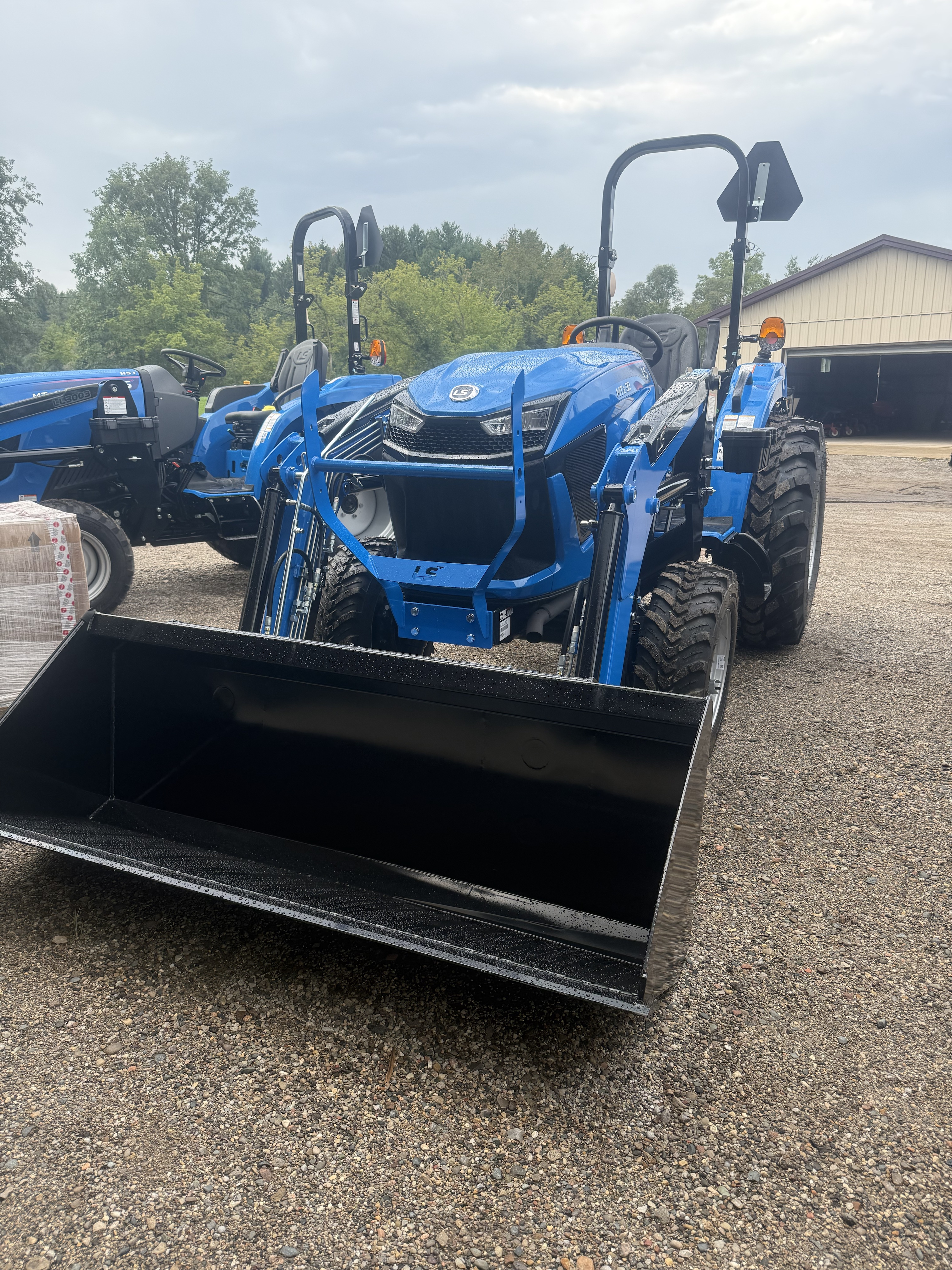 2026 LS Tractor MT232H 31.7HP COMPACT TRACTOR W/ LOADER TRACTOR
