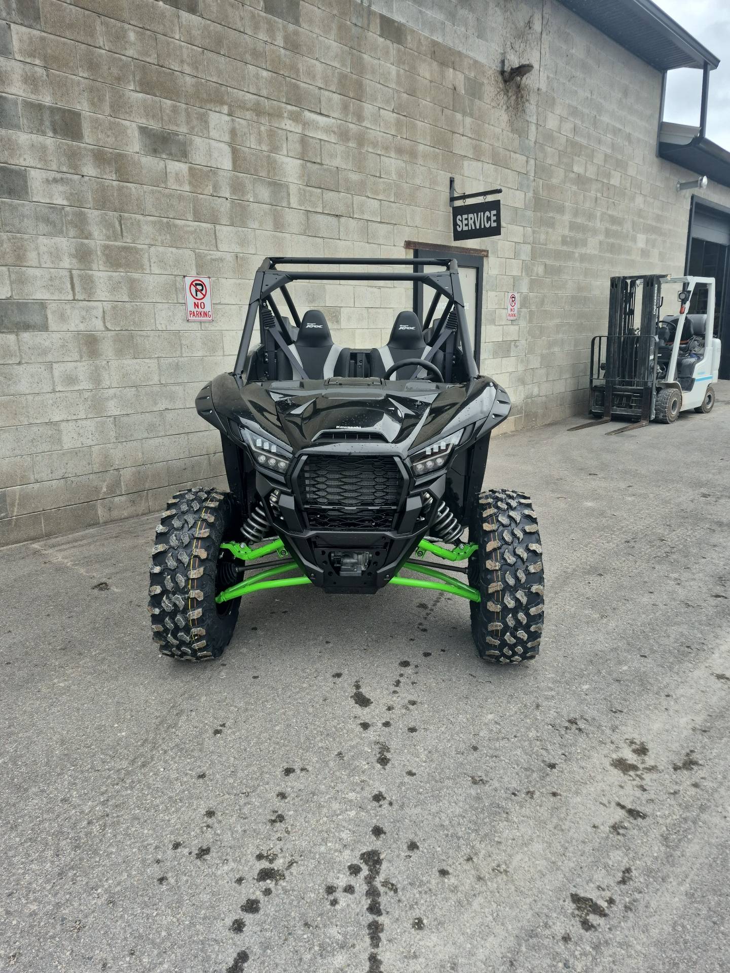2027 Kawasaki Teryx KRX 1000 TR Smoky Gray/Super Black UTV