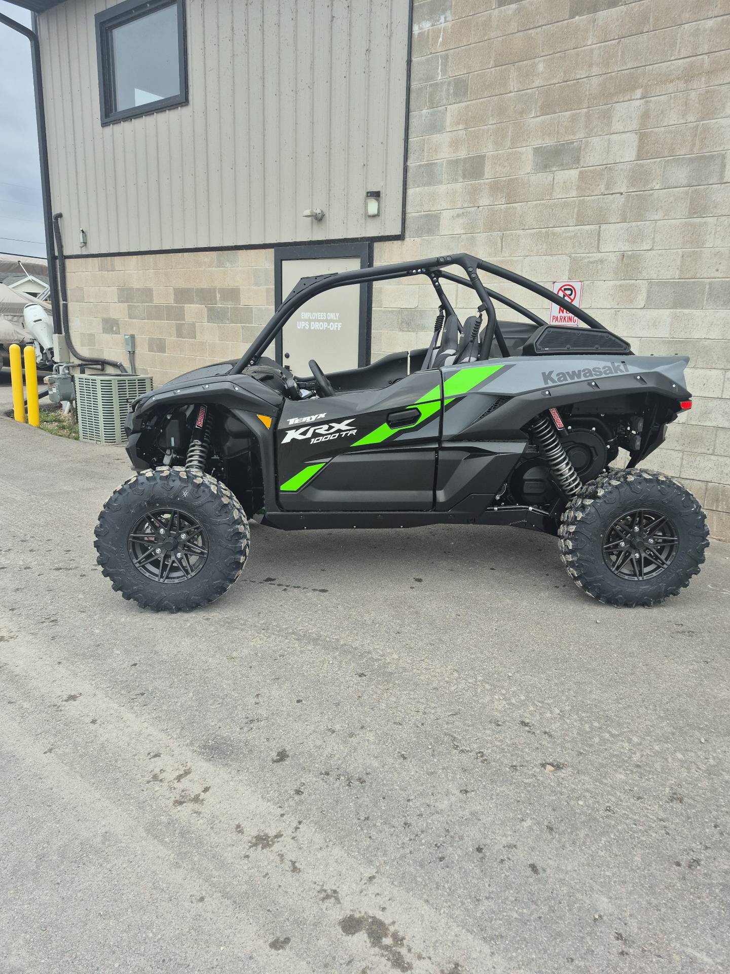 2027 Kawasaki Teryx KRX 1000 TR Smoky Gray/Super Black UTV