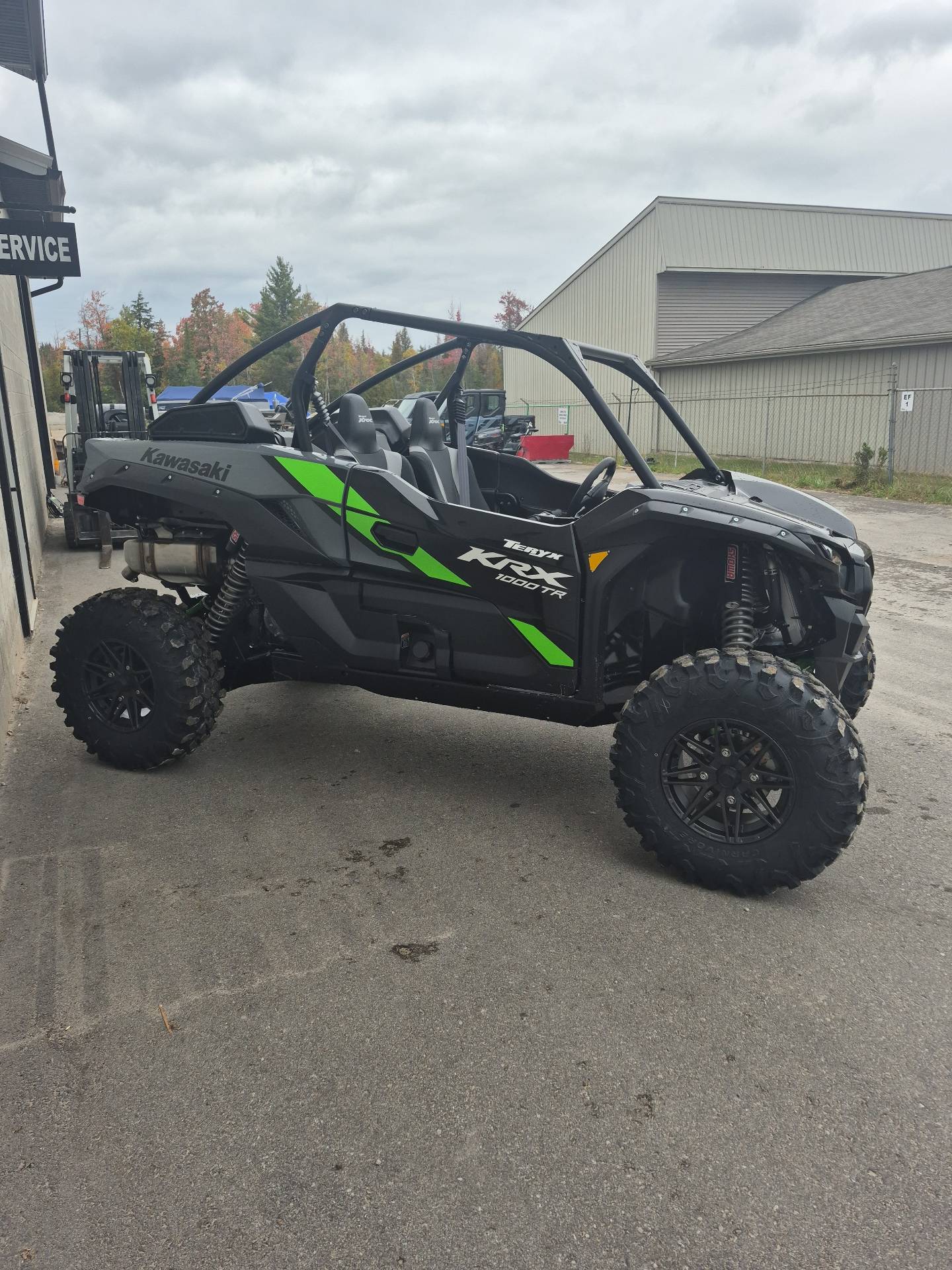 2027 Kawasaki Teryx KRX 1000 TR Smoky Gray/Super Black UTV
