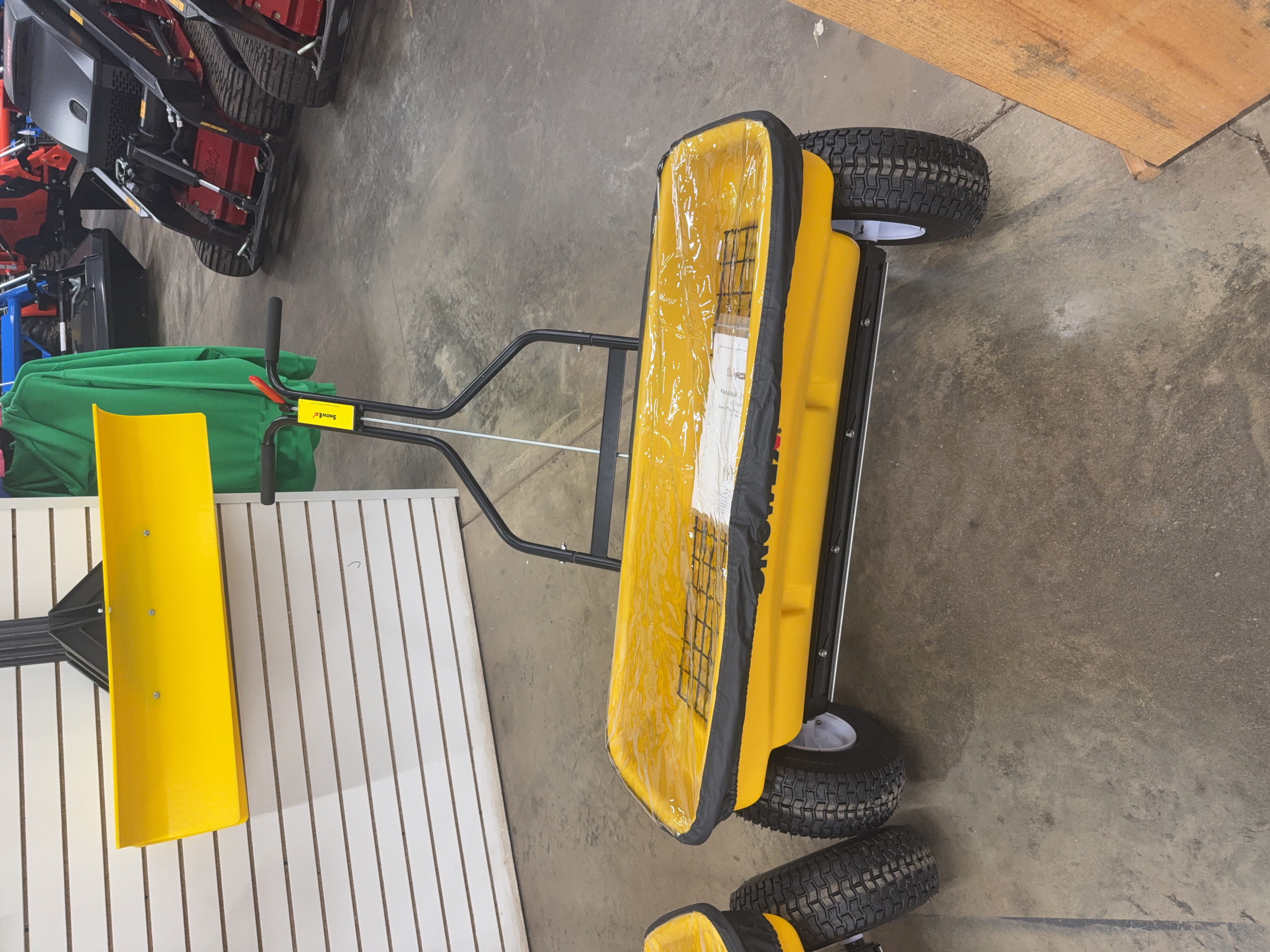 2027 SNOW EX SD-95 160 lb. Capacity Drop Spreader SALTER/SPREADER