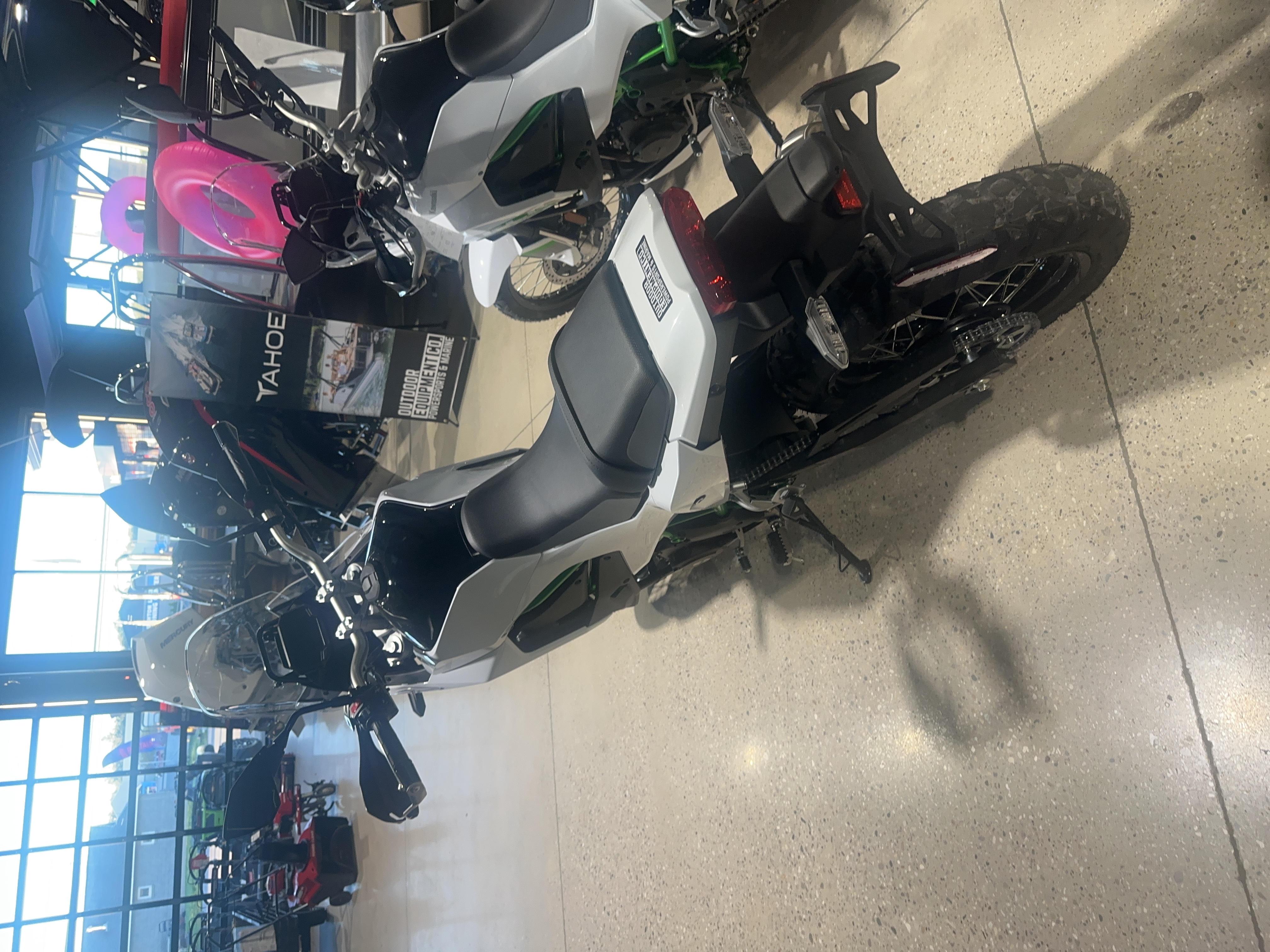 2026 Kawasaki KLE500 SE ABS Pearl Blizzard White MOTORCYCLE